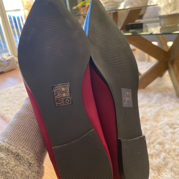 Maroon ASOS pointed toe flats with detailed toe and heel - Picture 4 of 4